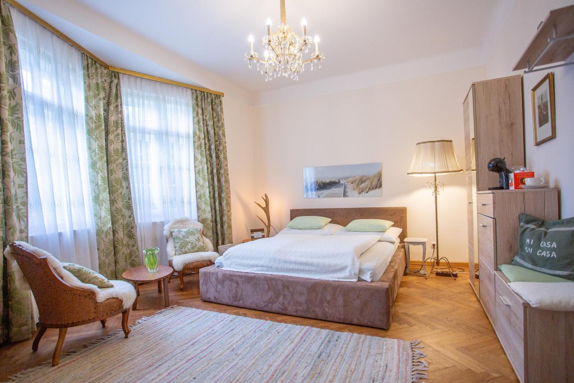 Huebsches Privatzimmer Mit Bad Перхтолдсдорф Екстериор снимка